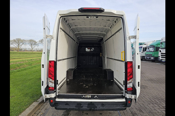 Iveco Daily 35S16V 2.3 L4H2 Automaat Airco Vleugeldeuren 3 Zits Euro6 156 PK!
