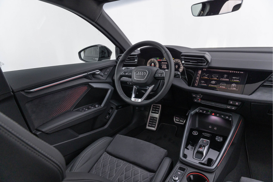 Audi A3 Sportback 45 TFSI-e 272pk Competition Pano S-stoelen SONOS S-line Matrix ACC