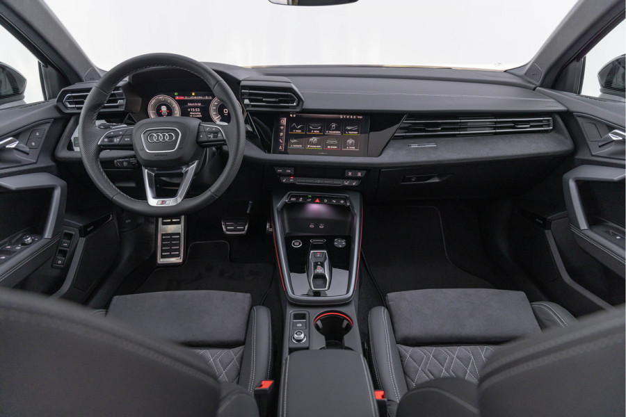 Audi A3 Sportback 45 TFSI-e 272pk Competition Pano S-stoelen SONOS S-line Matrix ACC