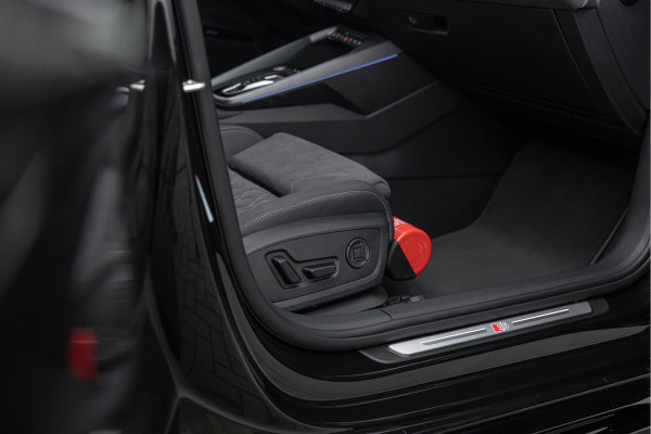 Audi A3 Sportback 45 TFSI-e 272pk Competition Pano S-stoelen SONOS S-line Matrix ACC
