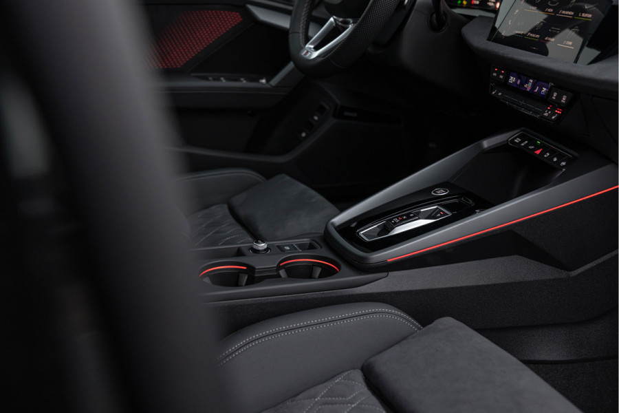 Audi A3 Sportback 45 TFSI-e 272pk Competition Pano S-stoelen SONOS S-line Matrix ACC