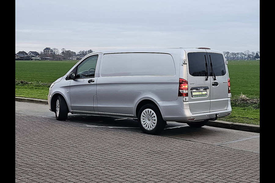 Mercedes-Benz Vito 119 CDI LED Trekhaak Parkeersensoren Automaat Airco Cruise Achterdeuren 3 Zits Euro6 190 PK!