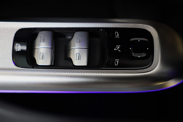 Mercedes-Benz E-Klasse 400 e 4MATIC AMG 53 Look / Hyperscreen / Massage / Burmester 4D / 360 Camera / Leder / Pano / 20 Inch