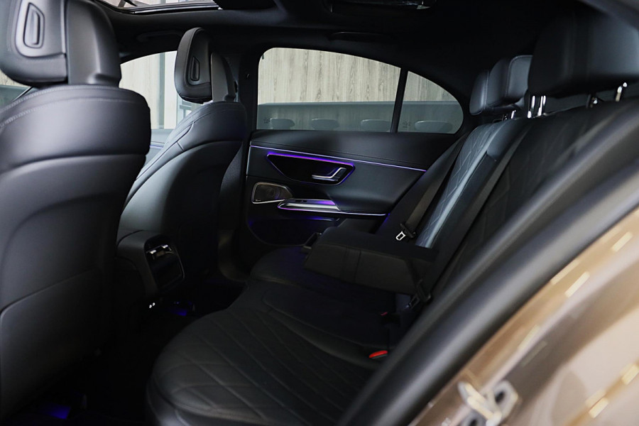 Mercedes-Benz E-Klasse 400 e 4MATIC AMG 53 Look / Hyperscreen / Massage / Burmester 4D / 360 Camera / Leder / Pano / 20 Inch
