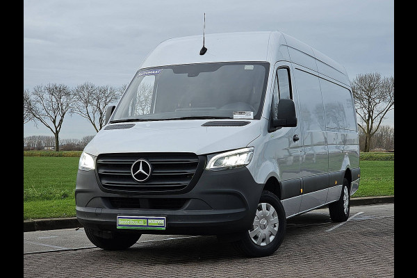 Mercedes-Benz Sprinter 317 L3H2 LAADKLEP, automaat, airco, navi, mbux, LED, camera