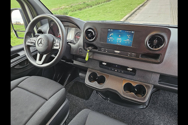 Mercedes-Benz Sprinter 317 L3H2 LAADKLEP, automaat, airco, navi, mbux, LED, camera