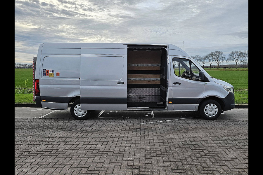 Mercedes-Benz Sprinter 317 L3H2 LAADKLEP, automaat, airco, navi, mbux, LED, camera