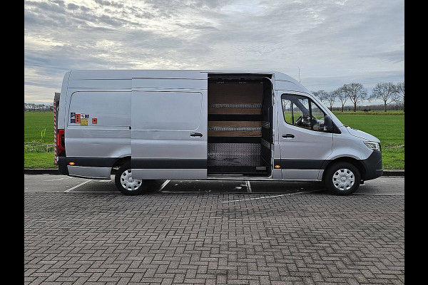 Mercedes-Benz Sprinter 317 L3H2 LAADKLEP, automaat, airco, navi, mbux, LED, camera