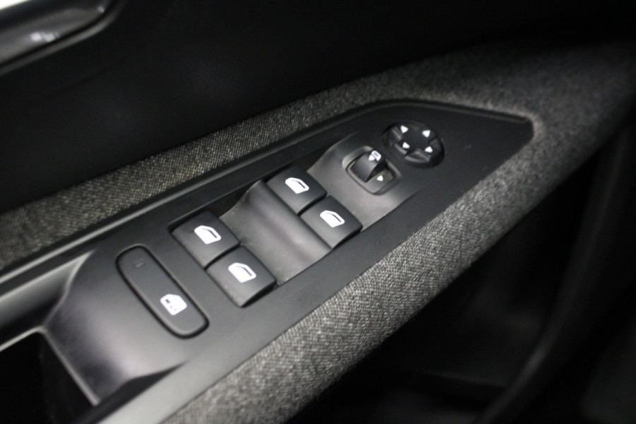 Peugeot 5008 1.2 PureTech Active Pack |Navi|Camera|