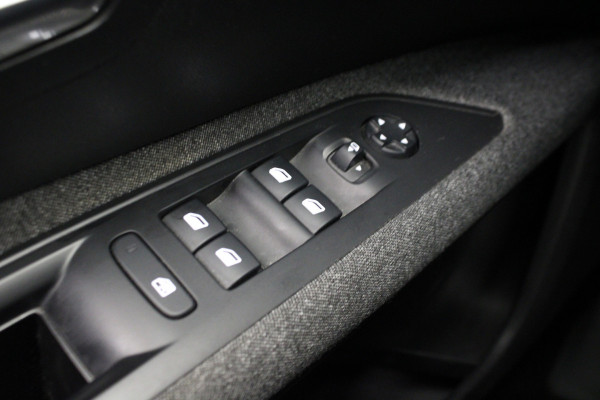Peugeot 5008 1.2 PureTech Active Pack |Navi|Camera|