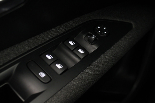 Peugeot 5008 1.2 PureTech Active Pack Business |Trekhaak|Camera|Navi|