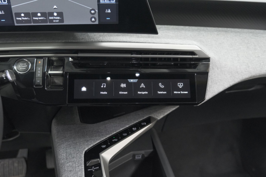 Peugeot 5008 1.2 Hybrid 136 Allure | Panoramic Navigation pack | Pack Seat | 7 Zitplaatsen | Camera | Navigatie | Apple Carplay