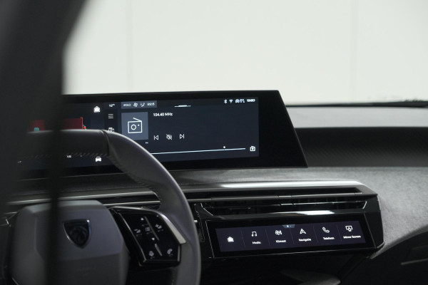 Peugeot 5008 1.2 Hybrid 136 Allure | Panoramic Navigation pack | Pack Seat | 7 Zitplaatsen | Camera | Navigatie | Apple Carplay