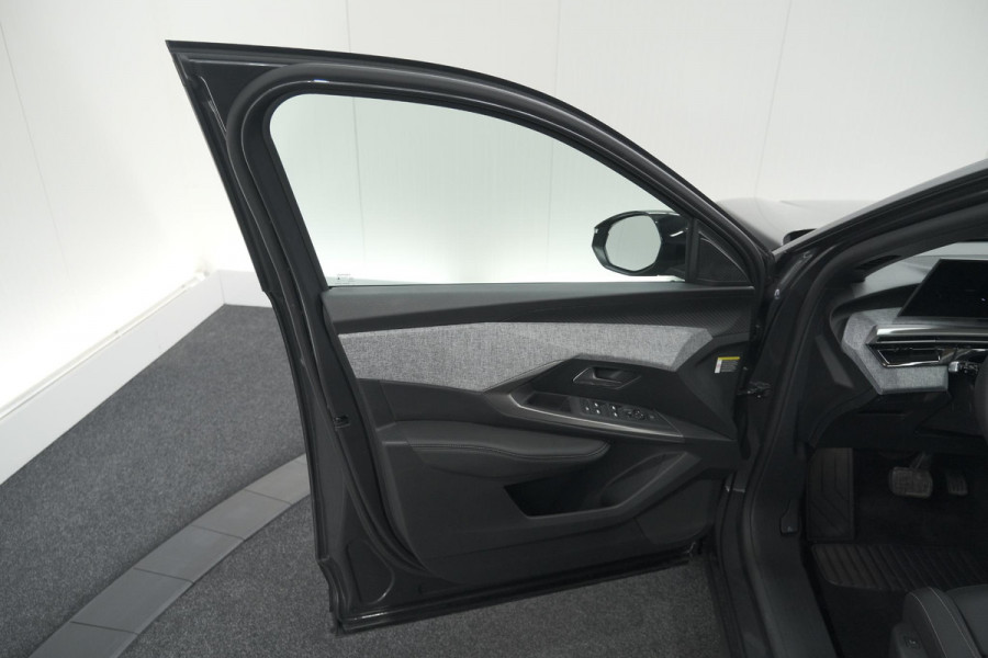 Peugeot 5008 1.2 Hybrid 136 Allure | Panoramic Navigation pack | Pack Seat | 7 Zitplaatsen | Camera | Navigatie | Apple Carplay