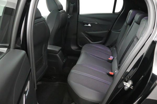 Peugeot 208 1.2 GT-Line*AUTOM.*ECC*ACC*NAVI*PANO*CARPLAY*