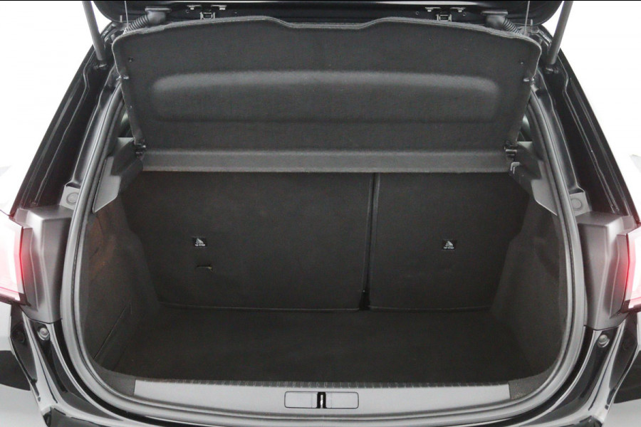 Peugeot 208 1.2 GT-Line*AUTOM.*ECC*ACC*NAVI*PANO*CARPLAY*