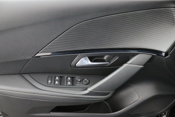 Peugeot 208 1.2 GT-Line*AUTOM.*ECC*ACC*NAVI*PANO*CARPLAY*