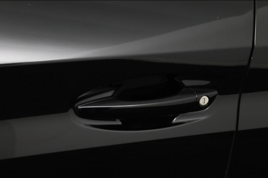 Peugeot 208 1.2 GT-Line*AUTOM.*ECC*ACC*NAVI*PANO*CARPLAY*