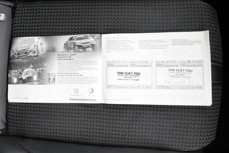 Peugeot 208 1.2 GT-Line*AUTOM.*ECC*ACC*NAVI*PANO*CARPLAY*