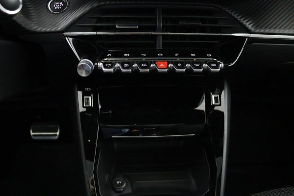 Peugeot 208 1.2 GT-Line*AUTOM.*ECC*ACC*NAVI*PANO*CARPLAY*