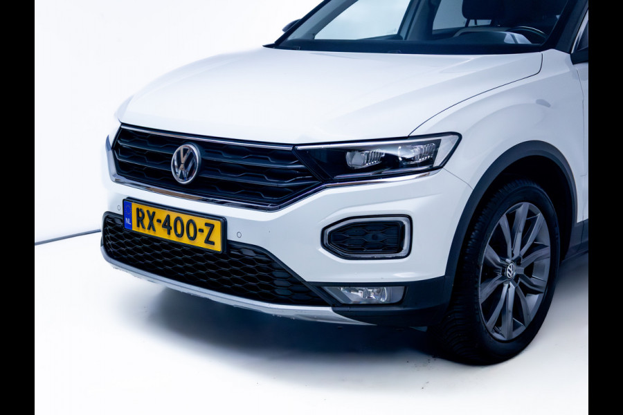 Volkswagen T-Roc 2.0 TSI 4Motion Sport 191 PK | Beats Audio | Panoramadak | Stoelverwarming | Elec. klep | Trekhaak | Navigatie, App. connect, Adaptieve cruise, DAB, All season banden