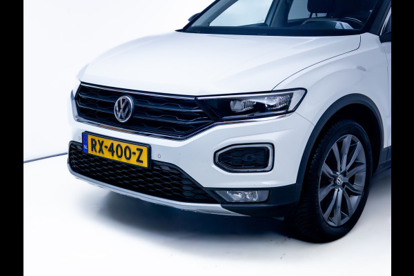 Volkswagen T-Roc 2.0 TSI 4Motion Sport 191 PK | Beats Audio | Panoramadak | Stoelverwarming | Elec. klep | Trekhaak | Navigatie, App. connect, Adaptieve cruise, DAB, All season banden