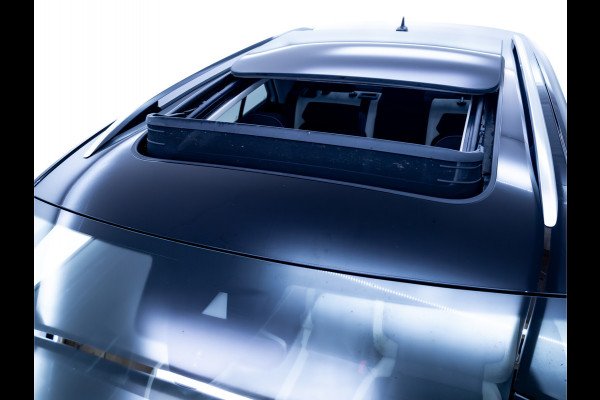 Volkswagen T-Roc 2.0 TSI 4Motion Sport 191 PK | Beats Audio | Panoramadak | Stoelverwarming | Elec. klep | Trekhaak | Navigatie, App. connect, Adaptieve cruise, DAB, All season banden