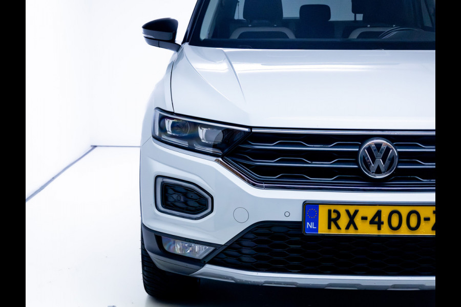 Volkswagen T-Roc 2.0 TSI 4Motion Sport 191 PK | Beats Audio | Panoramadak | Stoelverwarming | Elec. klep | Trekhaak | Navigatie, App. connect, Adaptieve cruise, DAB, All season banden