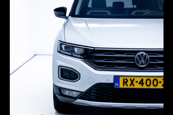 Volkswagen T-Roc 2.0 TSI 4Motion Sport 191 PK | Beats Audio | Panoramadak | Stoelverwarming | Elec. klep | Trekhaak | Navigatie, App. connect, Adaptieve cruise, DAB, All season banden