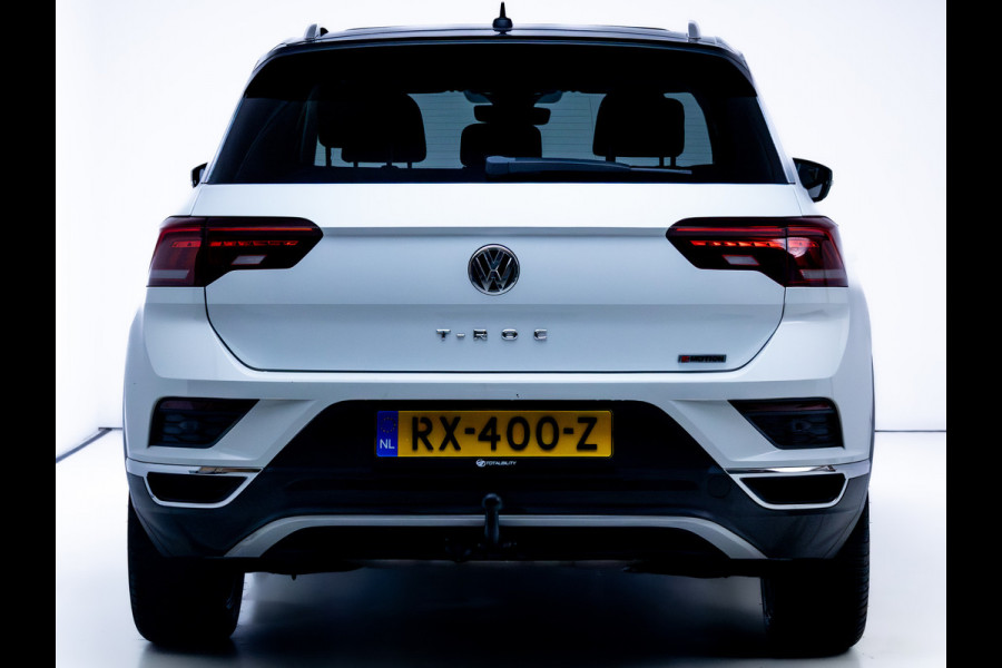 Volkswagen T-Roc 2.0 TSI 4Motion Sport 191 PK | Beats Audio | Panoramadak | Stoelverwarming | Elec. klep | Trekhaak | Navigatie, App. connect, Adaptieve cruise, DAB, All season banden