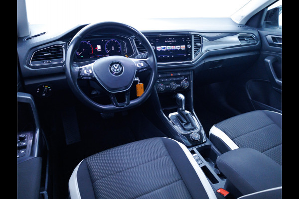 Volkswagen T-Roc 2.0 TSI 4Motion Sport 191 PK | Beats Audio | Panoramadak | Stoelverwarming | Elec. klep | Trekhaak | Navigatie, App. connect, Adaptieve cruise, DAB, All season banden