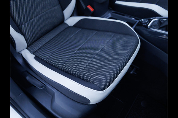 Volkswagen T-Roc 2.0 TSI 4Motion Sport 191 PK | Beats Audio | Panoramadak | Stoelverwarming | Elec. klep | Trekhaak | Navigatie, App. connect, Adaptieve cruise, DAB, All season banden
