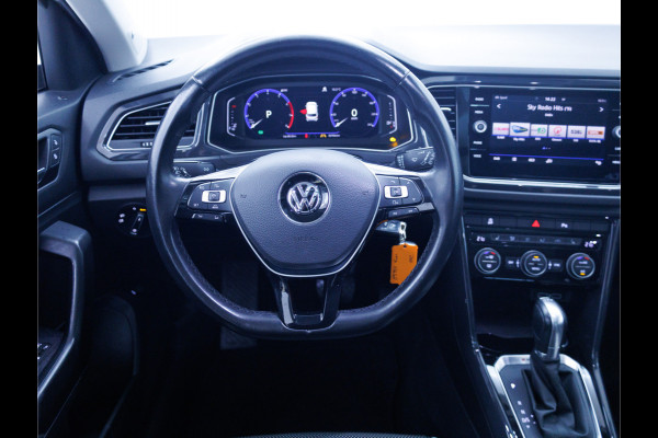Volkswagen T-Roc 2.0 TSI 4Motion Sport 191 PK | Beats Audio | Panoramadak | Stoelverwarming | Elec. klep | Trekhaak | Navigatie, App. connect, Adaptieve cruise, DAB, All season banden