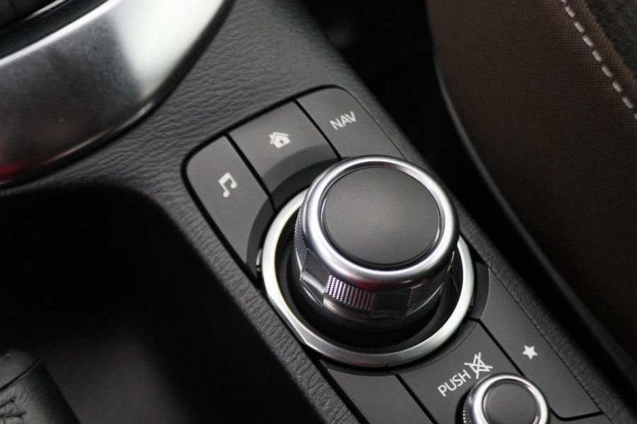 Mazda 2 1.5 Skyactiv-G Style Selected Camera, Airco, Trekhaak, Apple CarPlay, Cruise, 16"