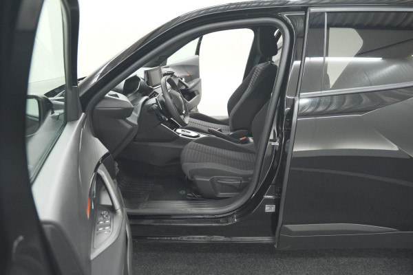 Peugeot 2008 PureTech 130 EAT8 Active Pack | Parkeersensoren | Apple CarPlay | Climate Control | Stoelverwarming