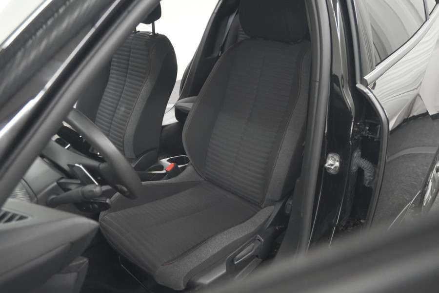 Peugeot 2008 PureTech 130 EAT8 Active Pack | Parkeersensoren | Apple CarPlay | Climate Control | Stoelverwarming