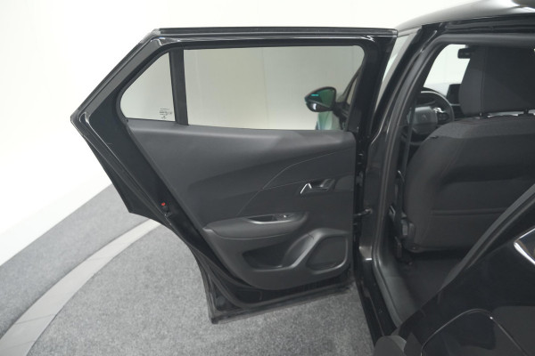 Peugeot 2008 PureTech 130 EAT8 Active Pack | Parkeersensoren | Apple CarPlay | Climate Control | Stoelverwarming