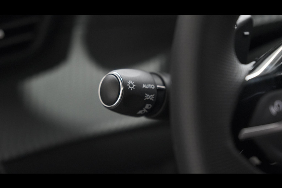 Peugeot 2008 PureTech 130 EAT8 GT | 360 Camera | Adaptieve Cruise Control | Dodehoekdetectie | Navigatie
