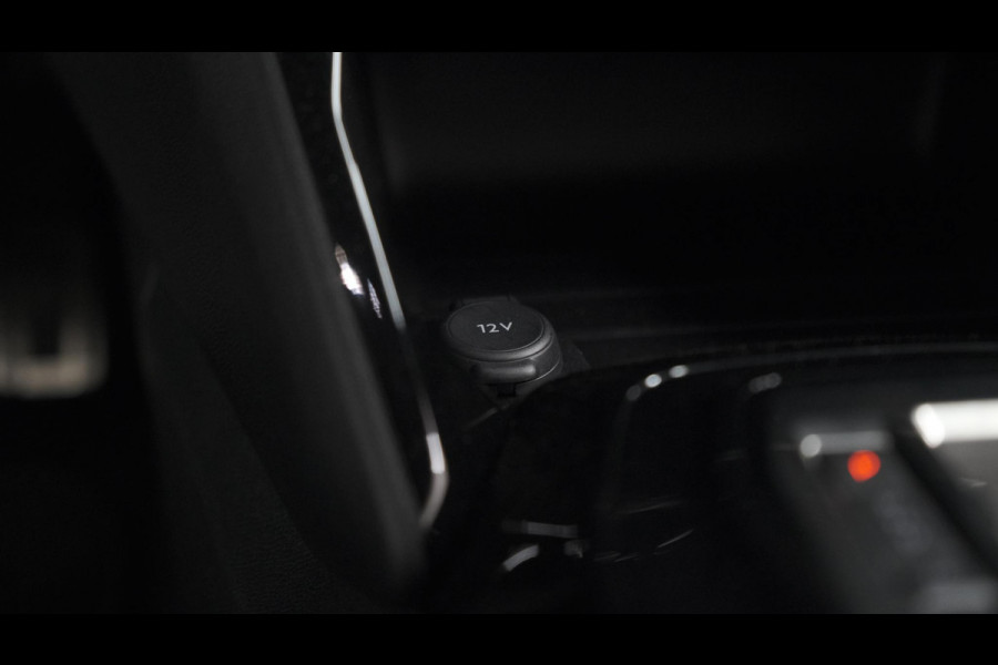 Peugeot 2008 PureTech 130 EAT8 GT | 360 Camera | Adaptieve Cruise Control | Dodehoekdetectie | Navigatie