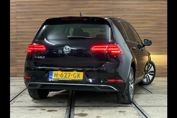 Volkswagen e-Golf | Leder | Stoelverwarming | Camera | Navigatie | Adaptive Cruise Control | Parkeersensoren voor