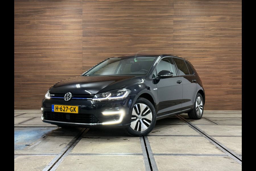 Volkswagen e-Golf | Leder | Stoelverwarming | Camera | Navigatie | Adaptive Cruise Control | Parkeersensoren voor