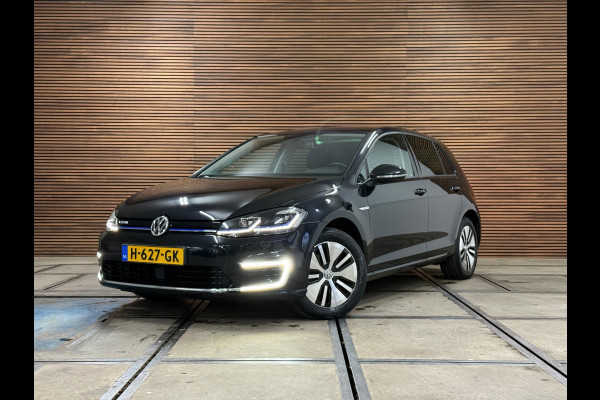 Volkswagen e-Golf | Leder | Stoelverwarming | Camera | Navigatie | Adaptive Cruise Control | Parkeersensoren voor