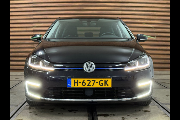 Volkswagen e-Golf | Leder | Stoelverwarming | Camera | Navigatie | Adaptive Cruise Control | Parkeersensoren voor