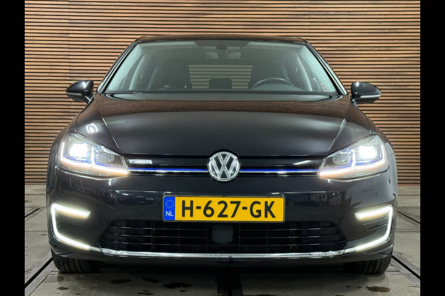 Volkswagen e-Golf | Leder | Stoelverwarming | Camera | Navigatie | Adaptive Cruise Control | Parkeersensoren voor