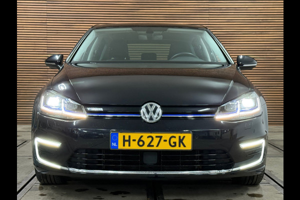 Volkswagen e-Golf | Leder | Stoelverwarming | Camera | Navigatie | Adaptive Cruise Control | Parkeersensoren voor