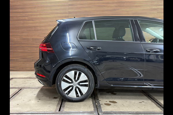 Volkswagen e-Golf | Leder | Stoelverwarming | Camera | Navigatie | Adaptive Cruise Control | Parkeersensoren voor