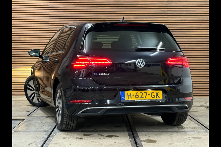 Volkswagen e-Golf | Leder | Stoelverwarming | Camera | Navigatie | Adaptive Cruise Control | Parkeersensoren voor