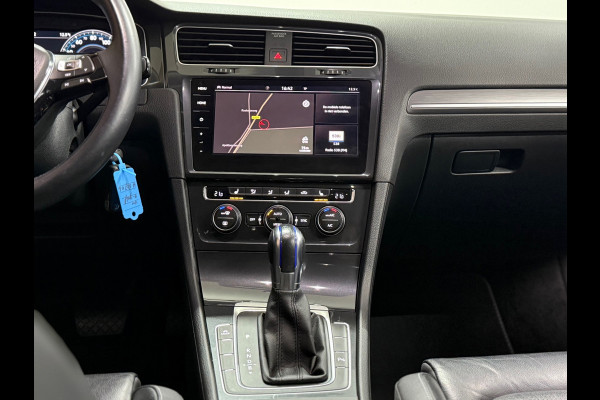 Volkswagen e-Golf | Leder | Stoelverwarming | Camera | Navigatie | Adaptive Cruise Control | Parkeersensoren voor