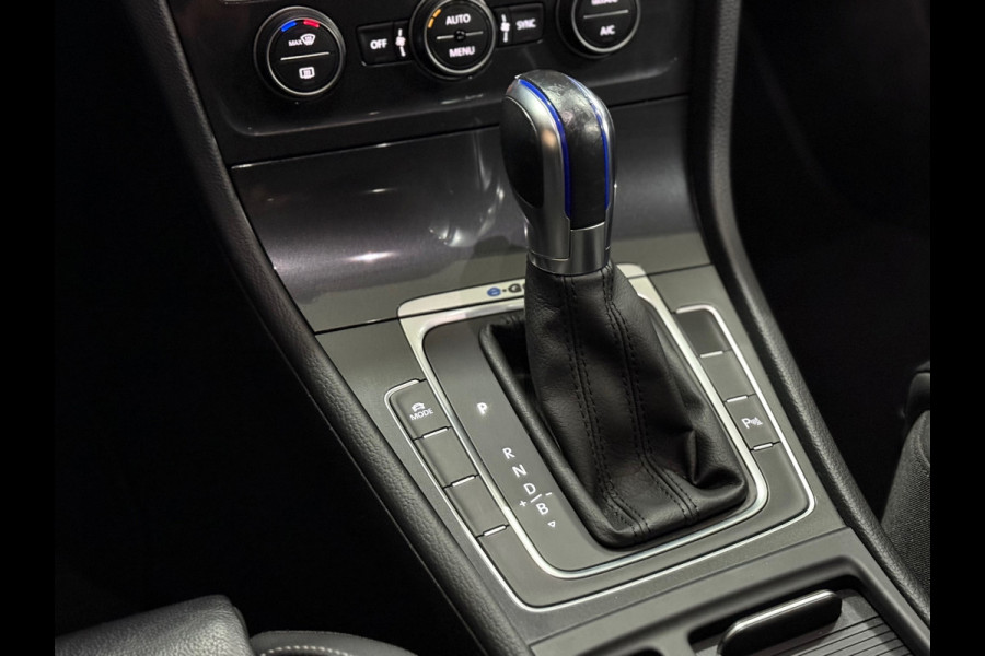 Volkswagen e-Golf | Leder | Stoelverwarming | Camera | Navigatie | Adaptive Cruise Control | Parkeersensoren voor