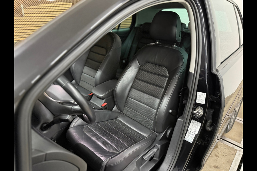 Volkswagen e-Golf | Leder | Stoelverwarming | Camera | Navigatie | Adaptive Cruise Control | Parkeersensoren voor